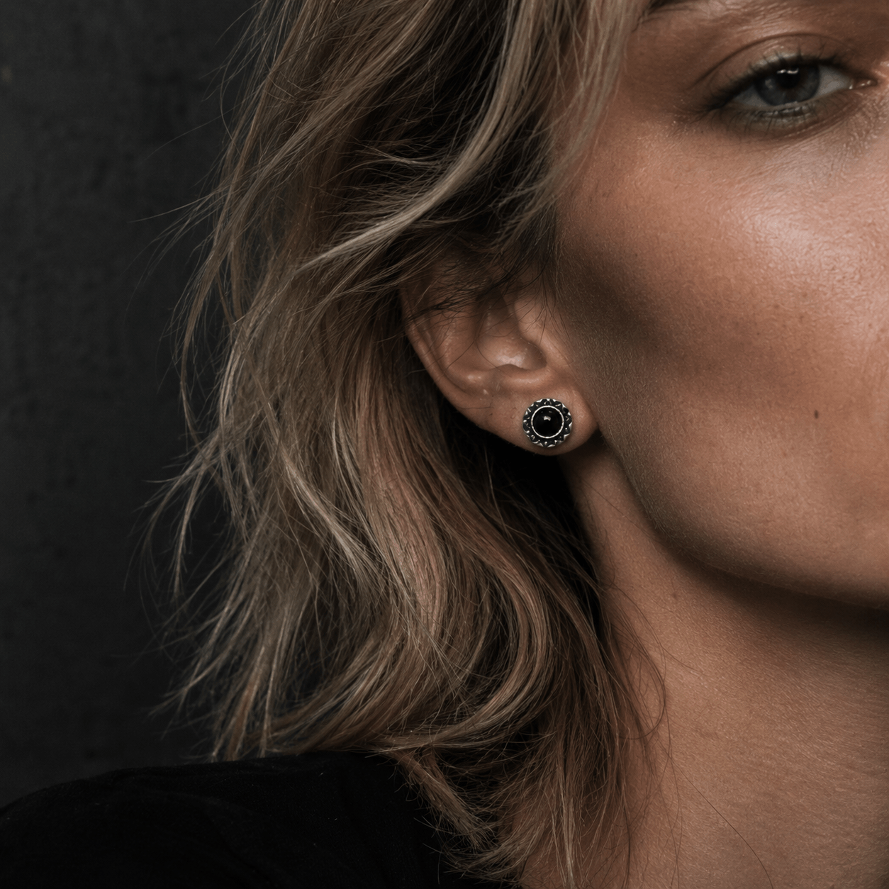 Dark Sun Studs