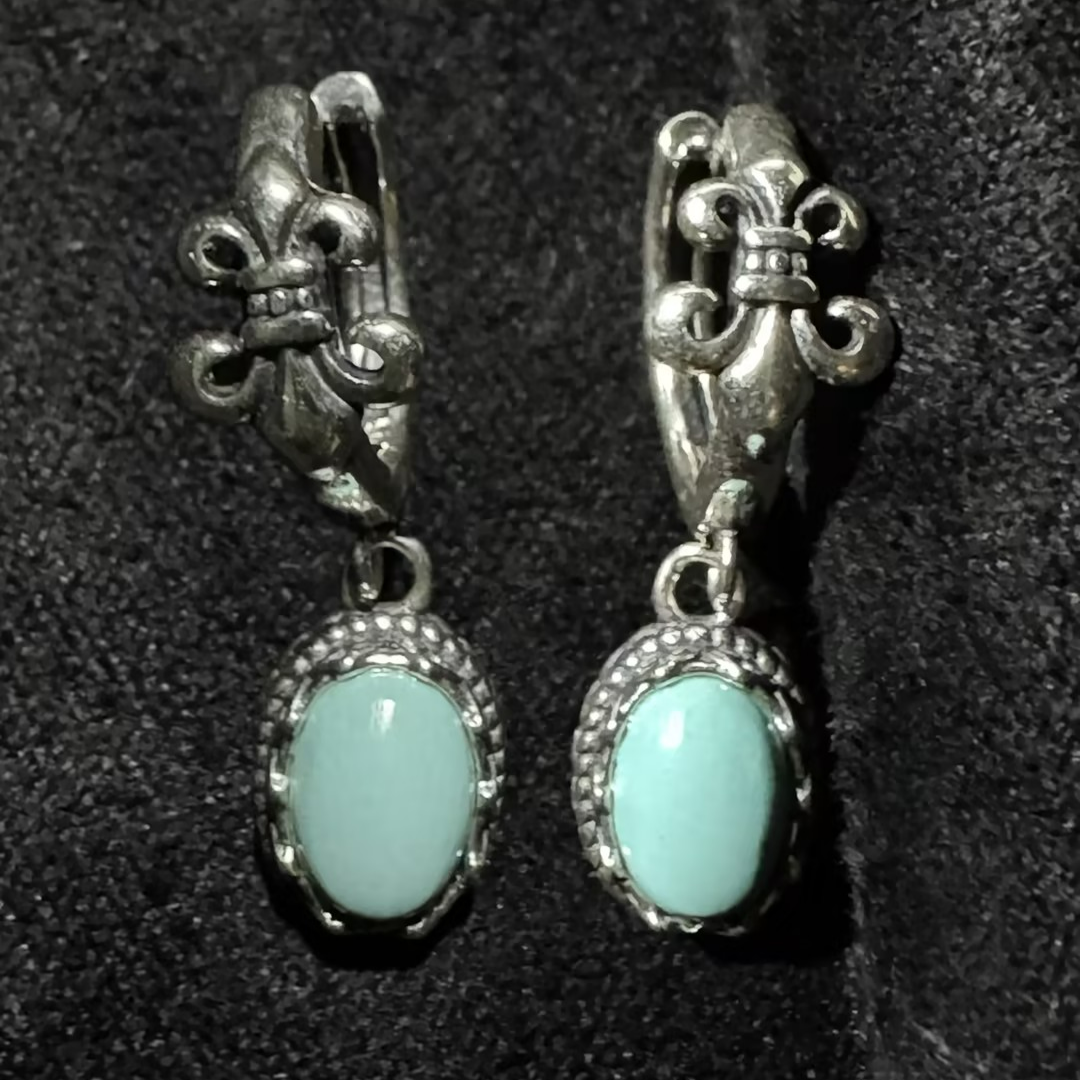 Fleur Dangles